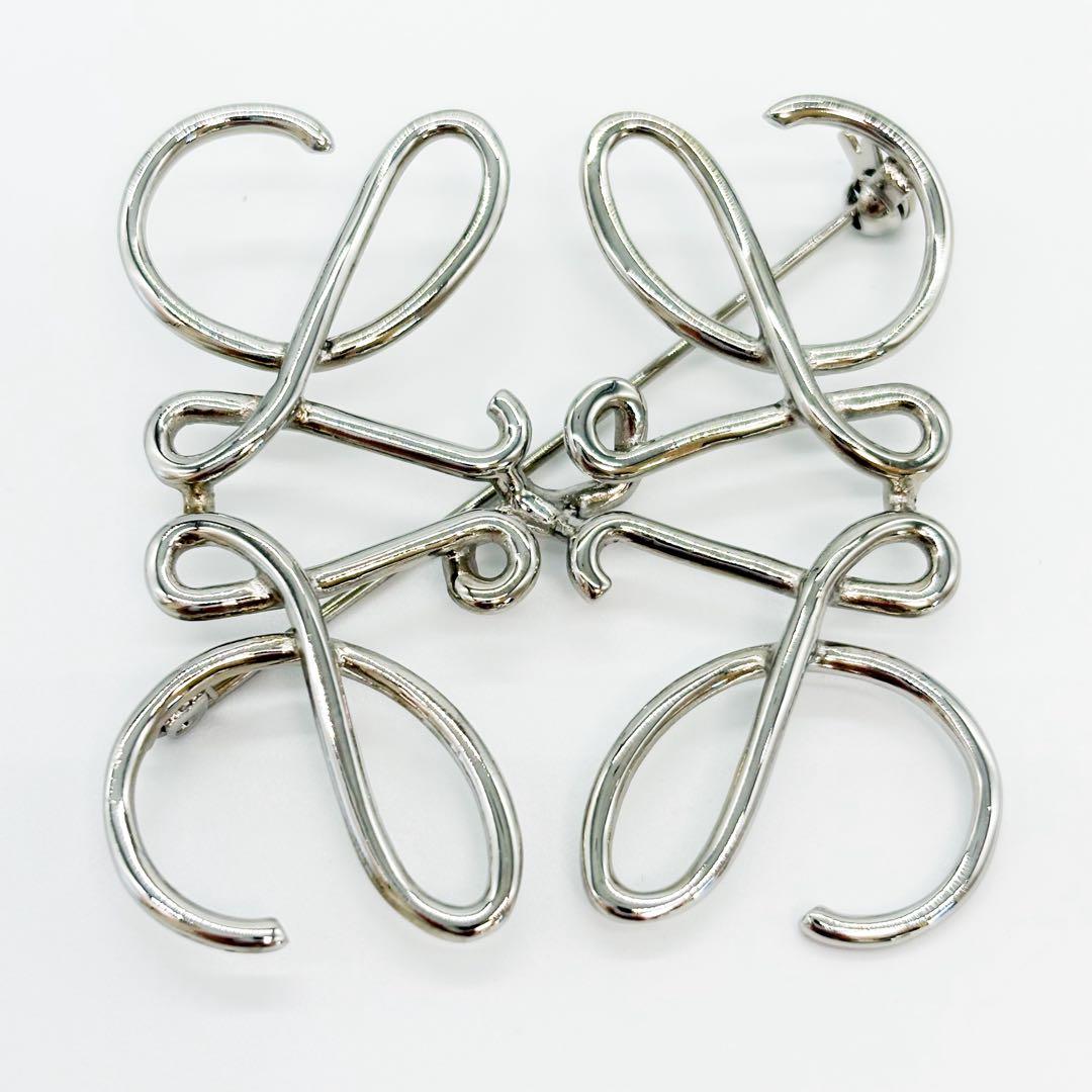 ♡未使用♡ ロエベ LOEWE アナグラム ピンブローチ ピンバッジ