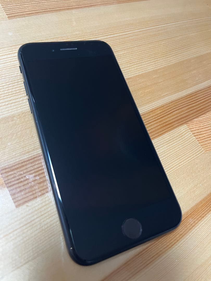 Apple iPhone SEブラック
