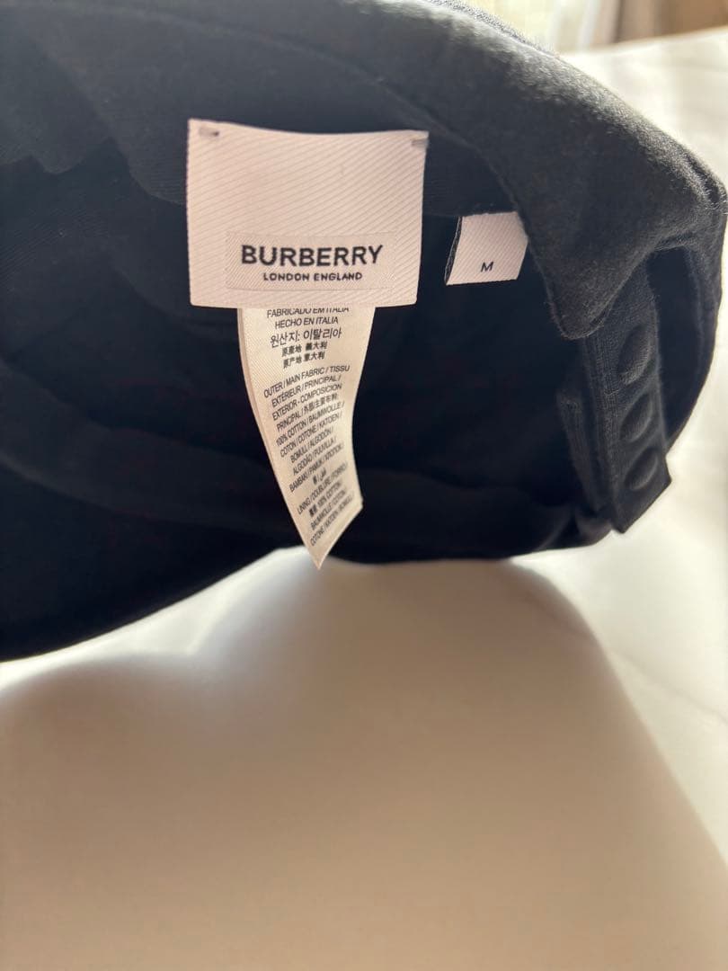 BURBERRY ブラックキャップ Mサイズ