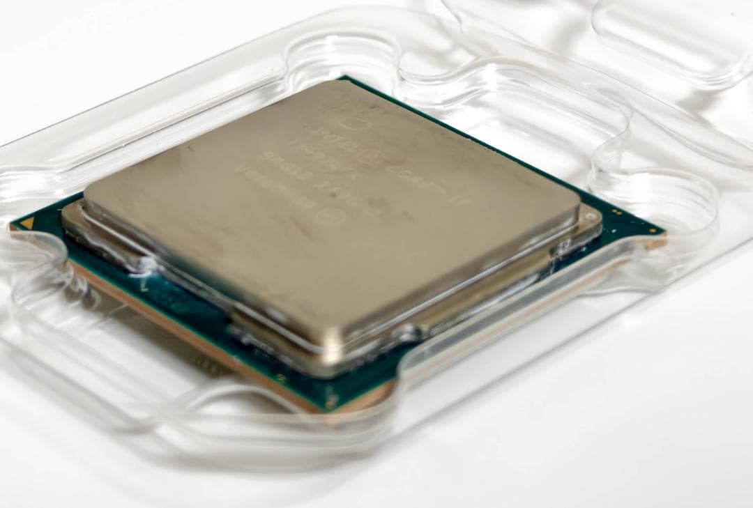 Intel core i7-9700K (LGA1151) 中古品