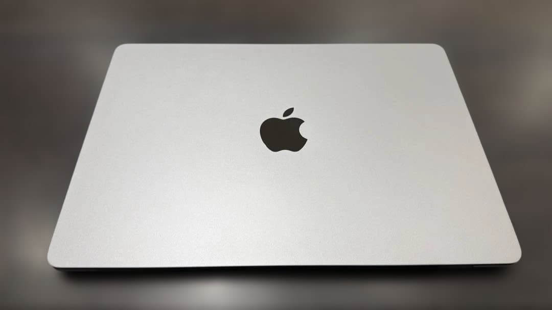 Apple 13インチMacBook Air M3チップ - スペースグレイ