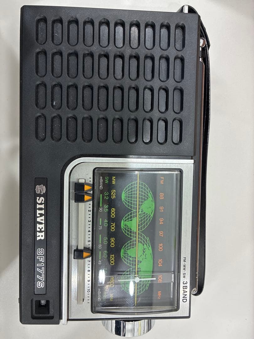 SILVER 3バンドラジオ（MODEL 3F177S）箱付き