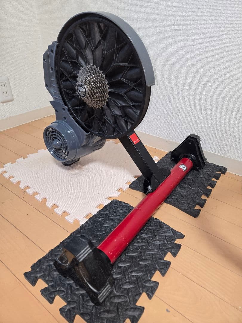 Elite VOLANO トレーニングローラー台、MISURO B+