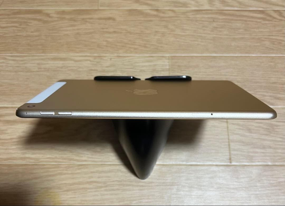 iPad mini 4 Wi-Fi+Cellular 64GB SIMフリー美品
