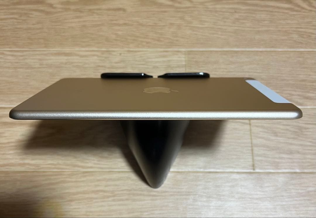 iPad mini 4 Wi-Fi+Cellular 64GB SIMフリー美品