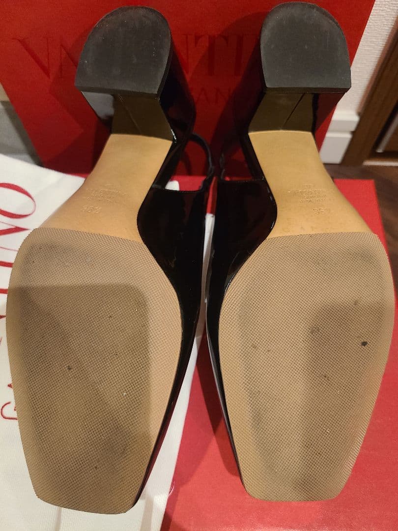 ヴァレンティノ ワンスタッズ パンプス