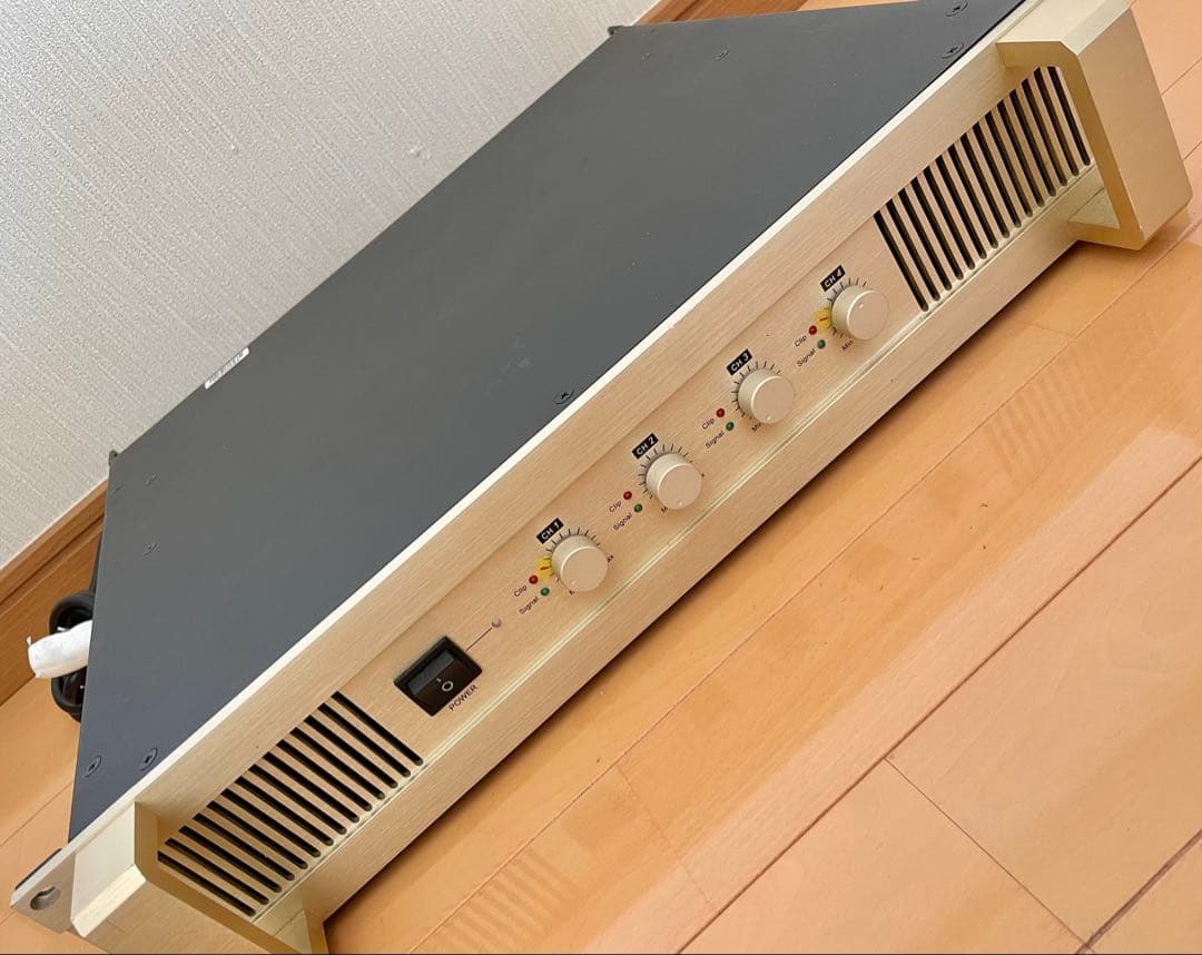 【値下げ交渉可！】CLASSIC PRO 「CP4100」パワーアンプ-おまけ付
