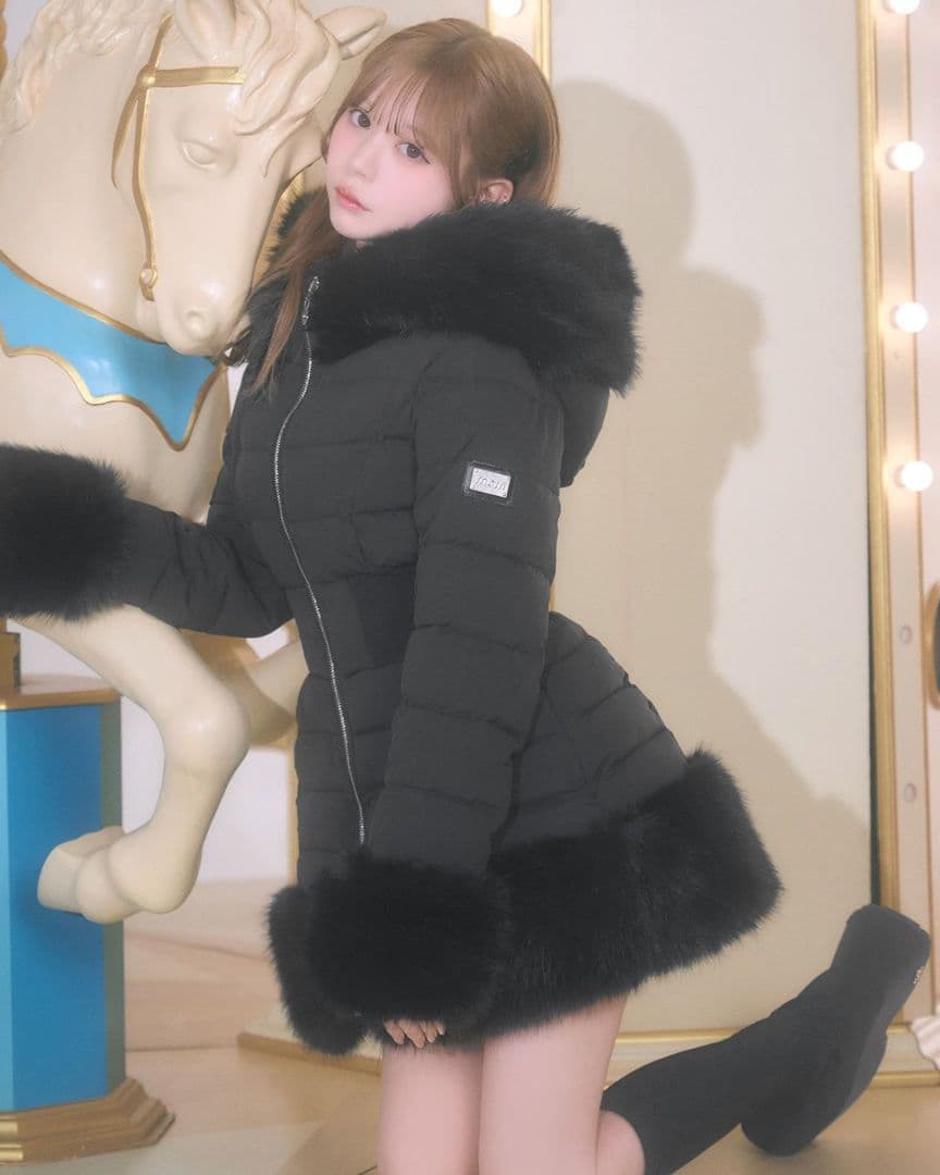 ミシェルマカロン　美くびれフェイクファーダウンコート　XS　ブラック