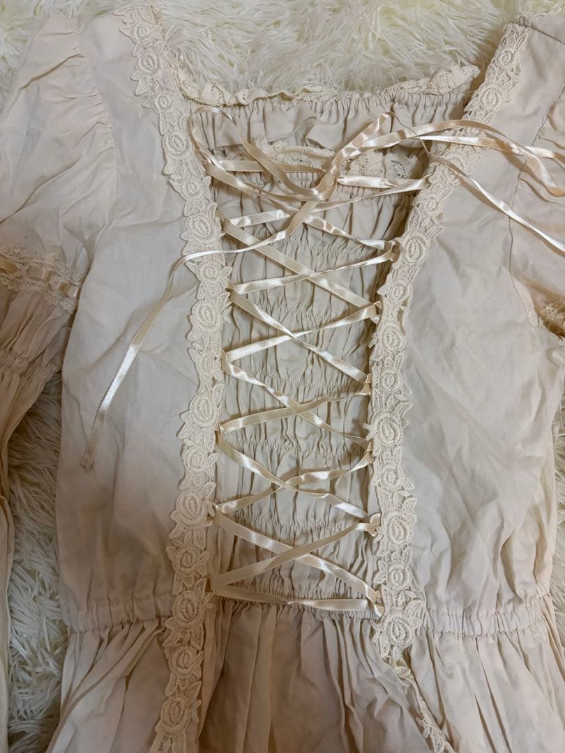 イノセントワールド　薔薇レースピンタックブラウス　　ブラウス　ロリータリ