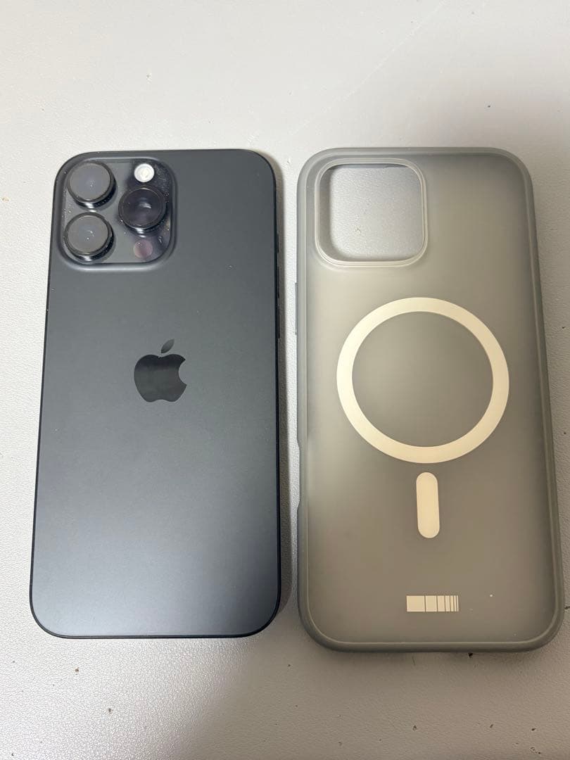 極美品 iPhone16 Pro Max 256GB ブラックチタニウム