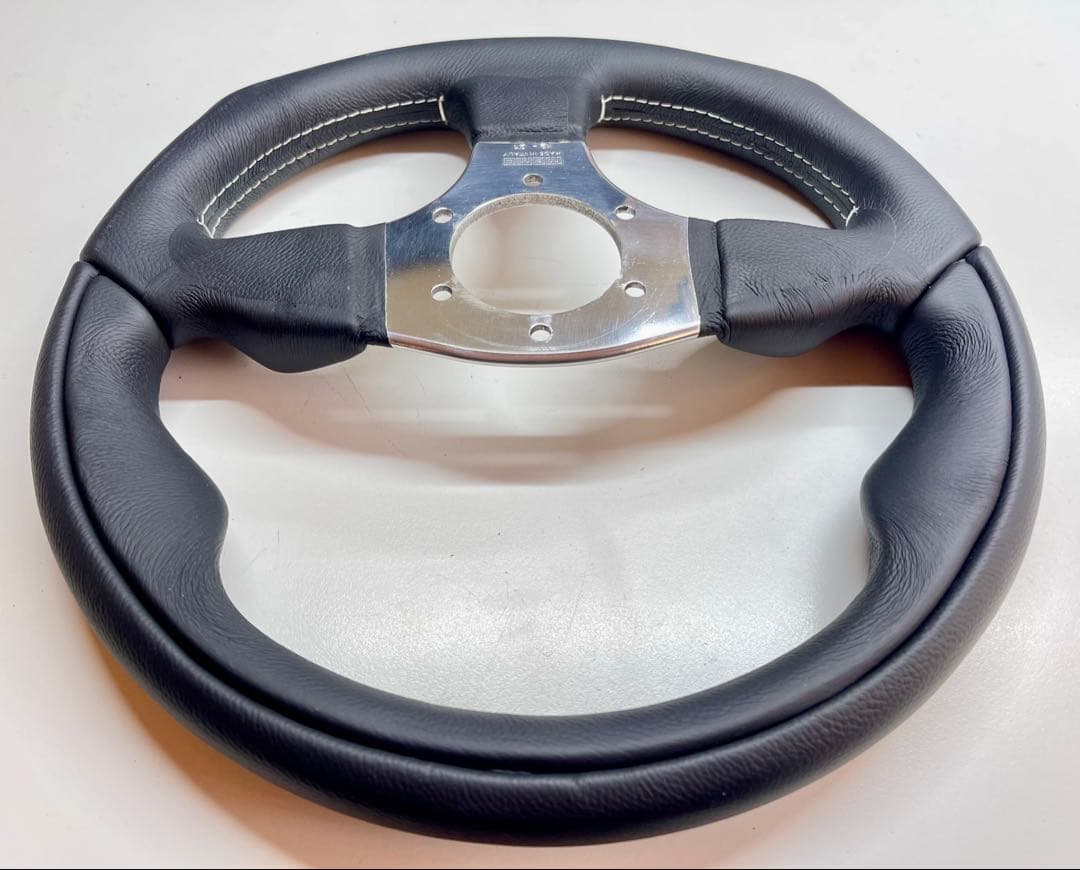 値下げ‼️MOMO COMMANDO 2R 32φ モモコマンド 2R 32cm