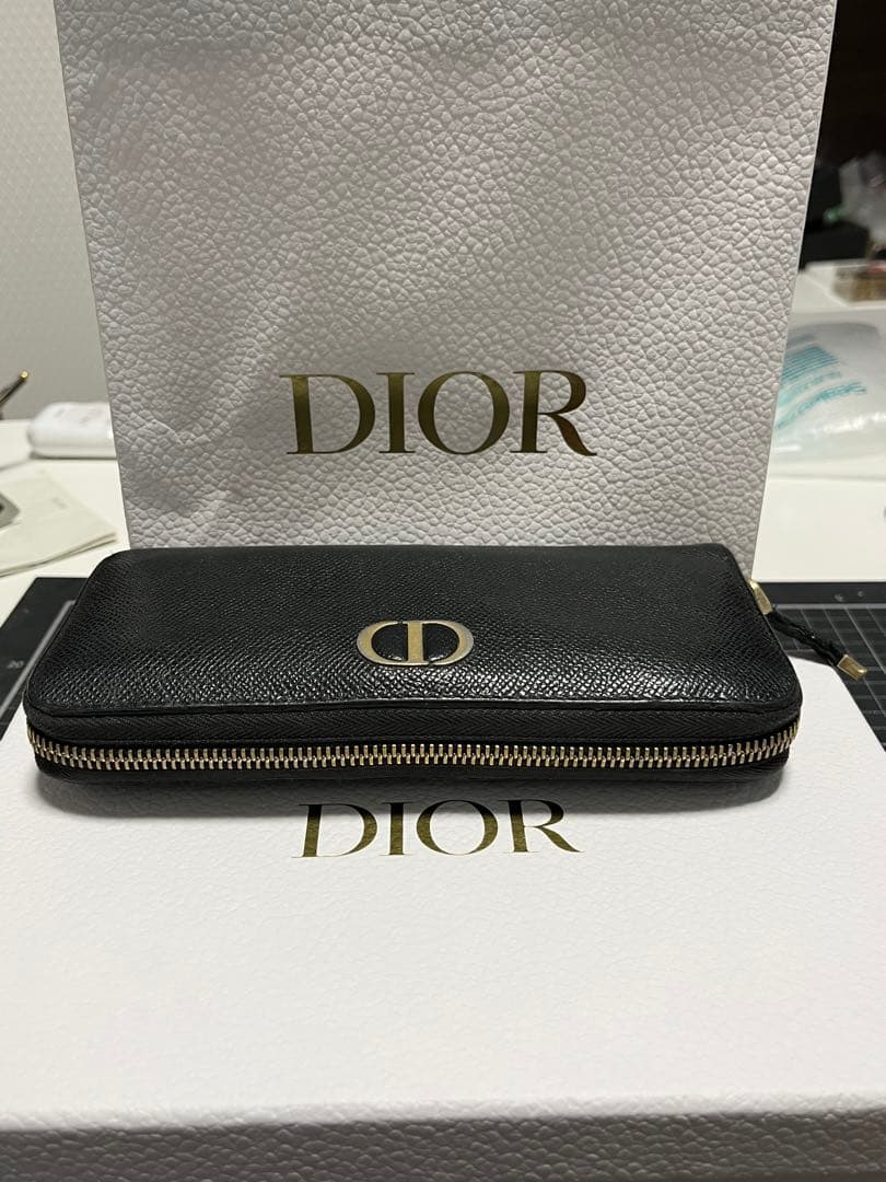 dior ラウンド長財布