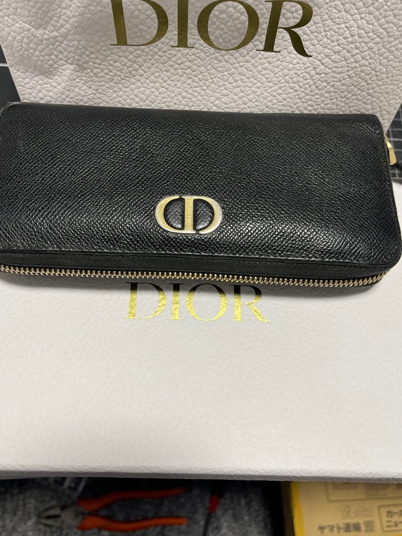 dior ラウンド長財布