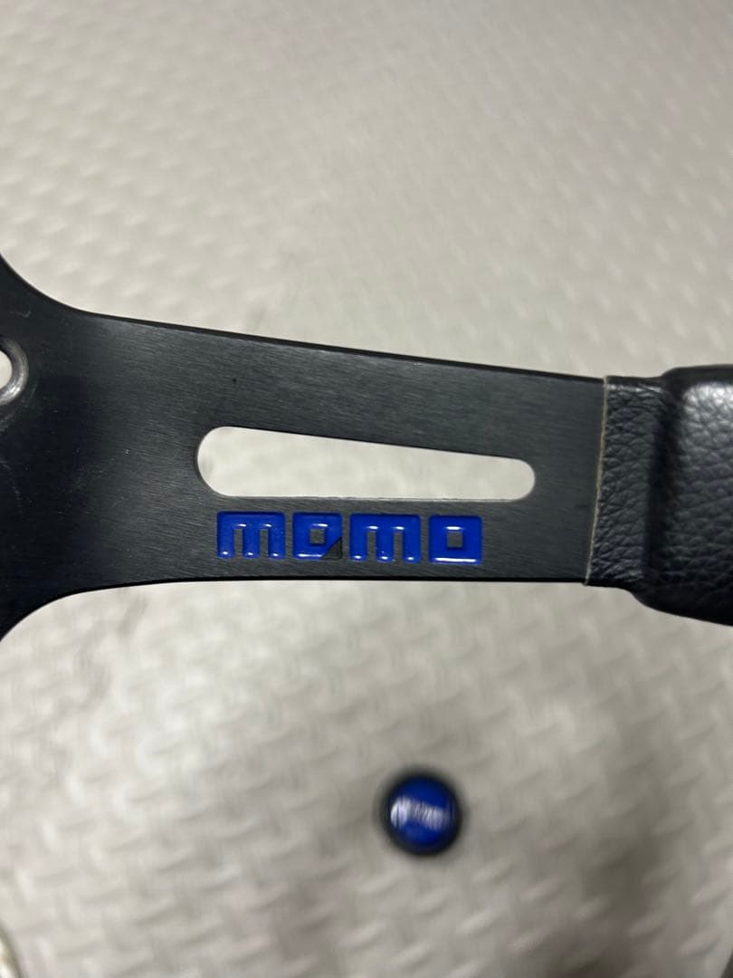 momo ステアリング 黒/青