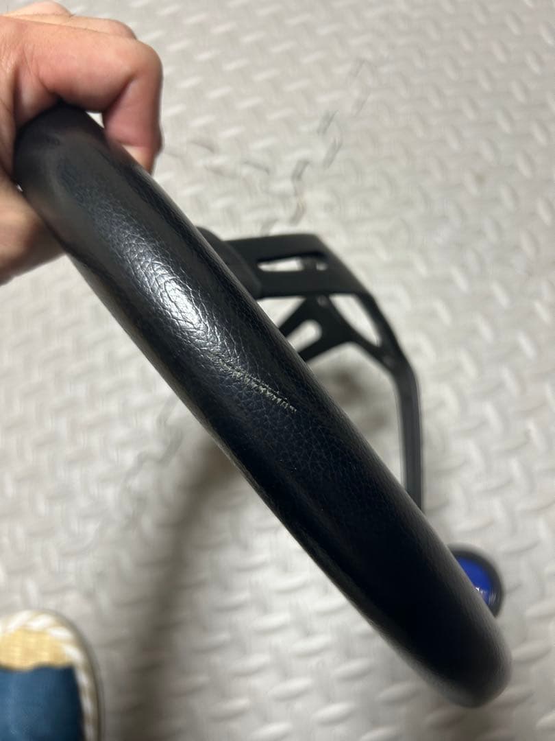 momo ステアリング 黒/青