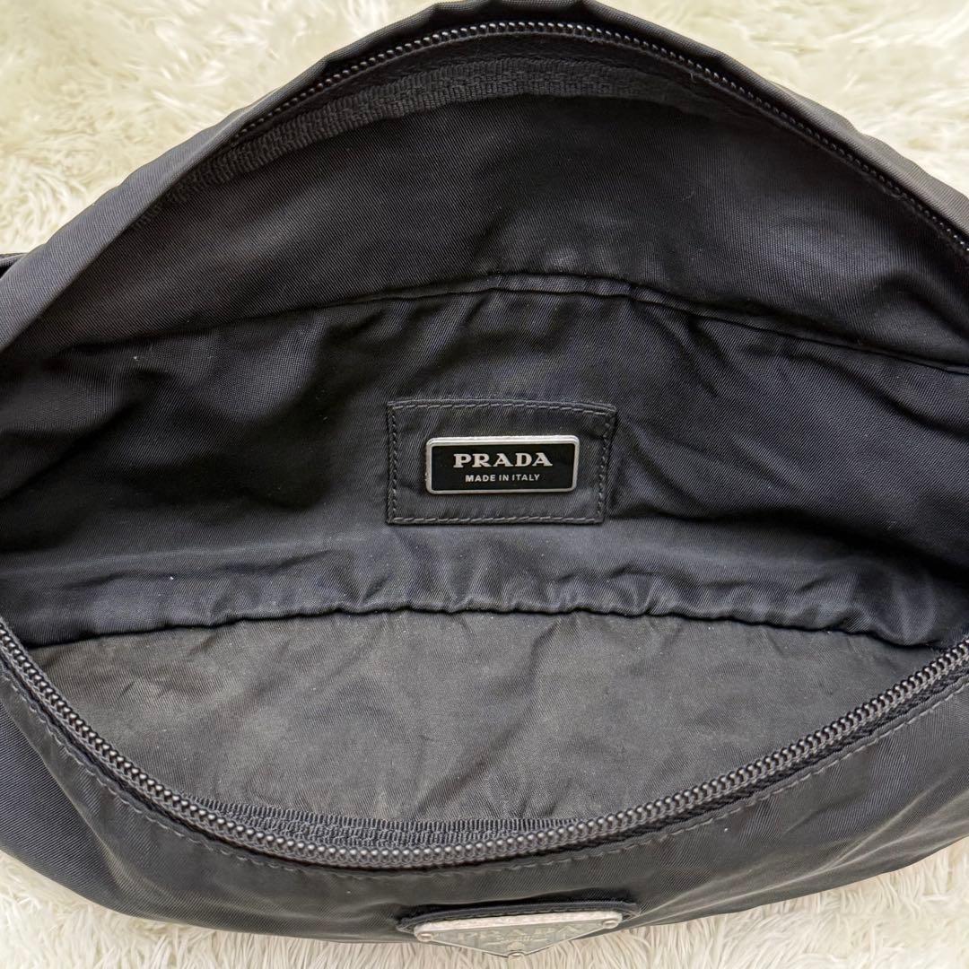 【美品】PRADAプラダ ボディバッグ 黒 白タグ 三角ロゴ ウエストポーチ