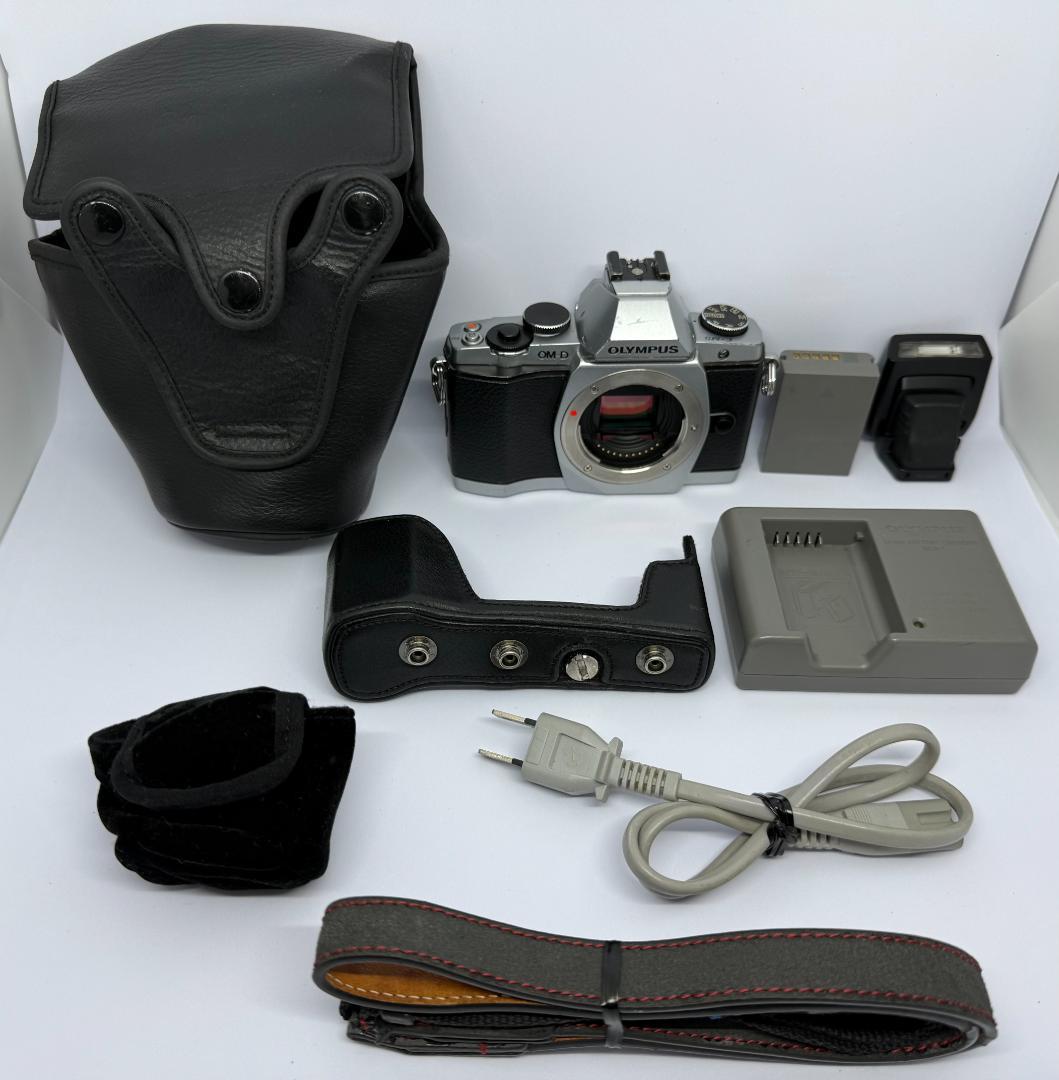 ☆OLYMPUS OM-D E-M5 ボディ☆1605万画素☆