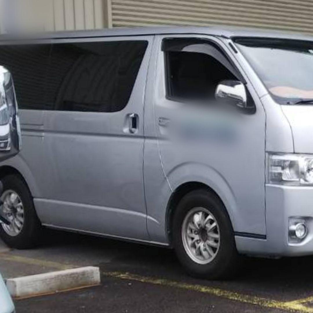 ハイエース200系 アルミホイールタイヤセット 15インチ