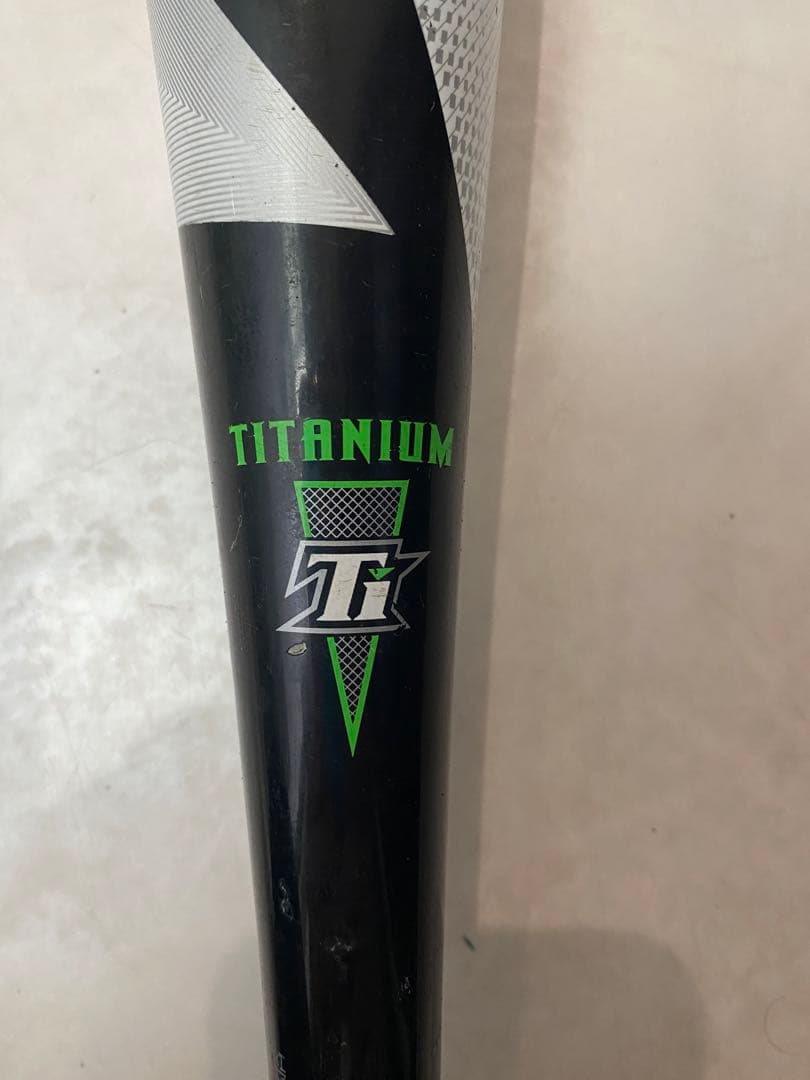 ルイスビルスラッガーCATALYST II 少年軟式バット 80cm ケース付き