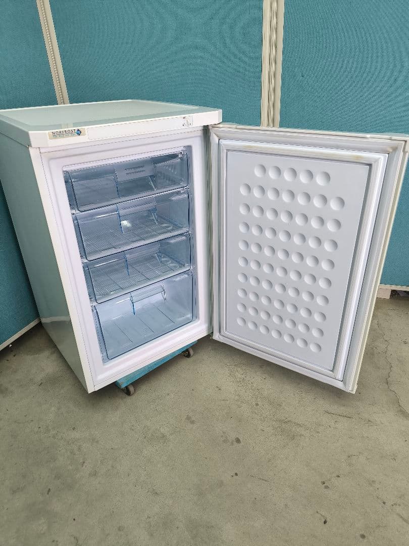 2020年製　ノーフロスト 冷凍庫　チェスト型フリーザー85L 　FFU85R
