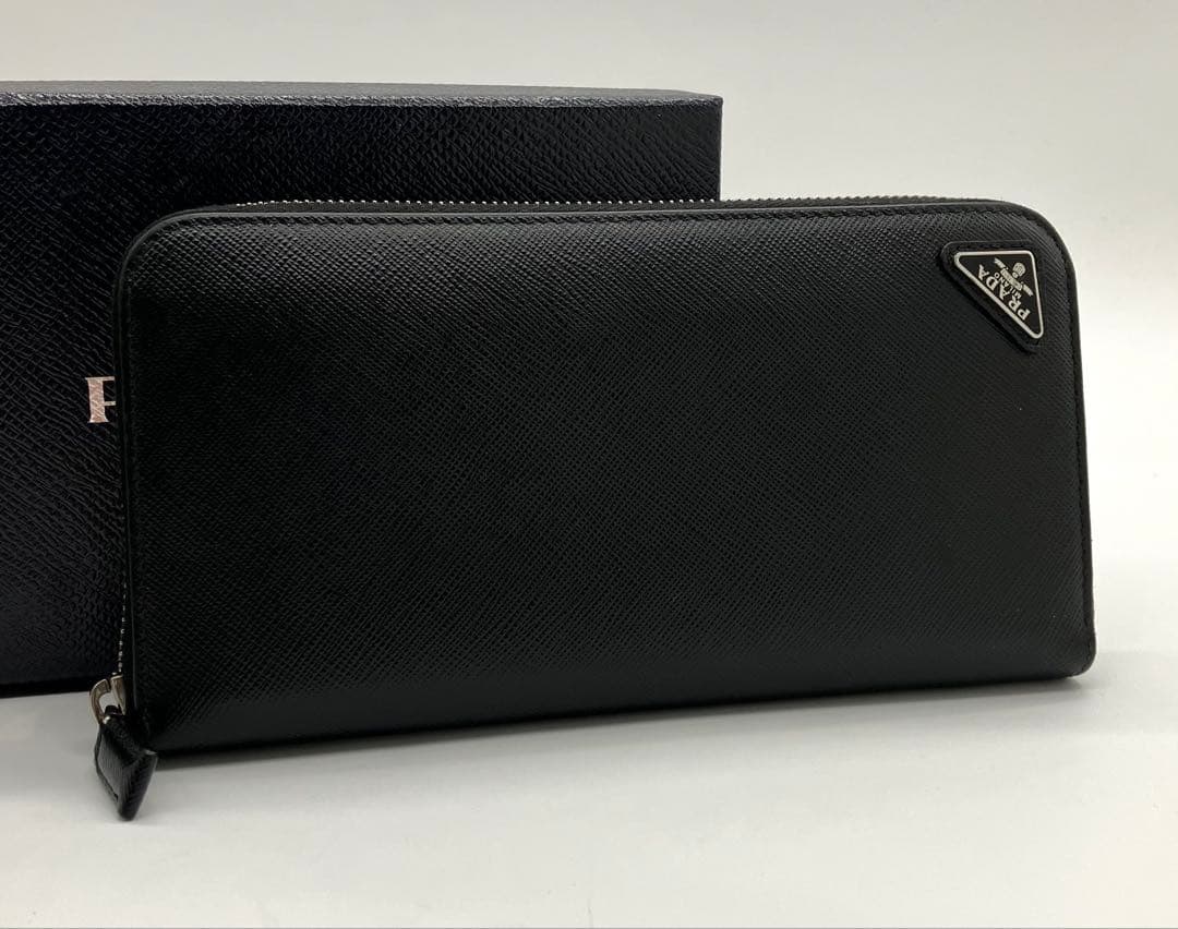 ⭐️ 美品 プラダ サフィアーノ トライアングル ラウンドファスナー 長財布