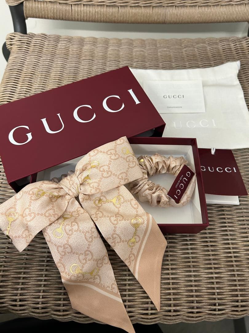 本日朝10時取り下げGUCCI 新品未使用　シュシュ２個セット　ピンク　GG柄