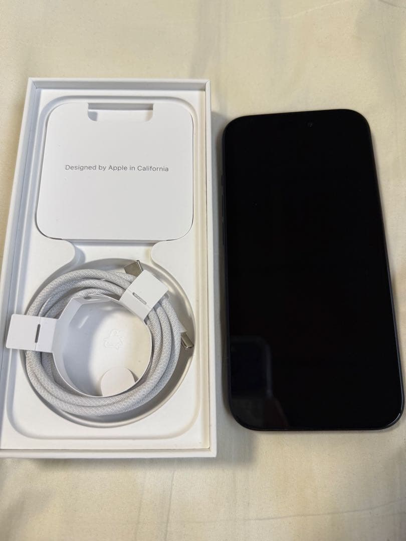 Iphone 15 256GB ブラック 箱、充電コード付き SIMフリー