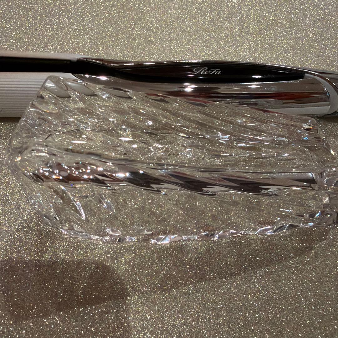 ReFa ストレートヘアアイロン　新品アイロン台付き