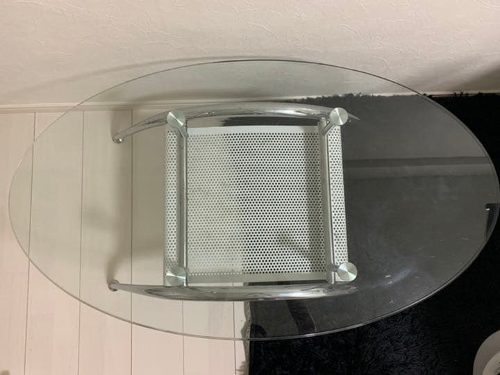 ガラステーブル