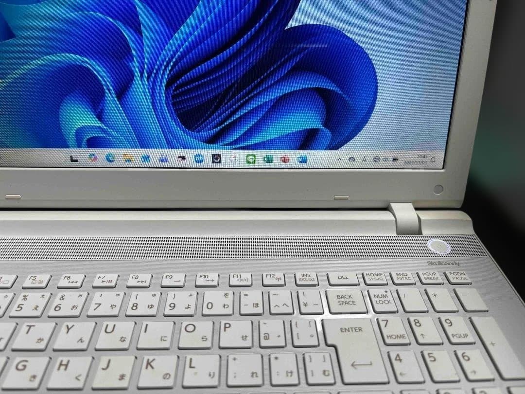 【特価・Office付】東芝dynabook Core i3/SSD/