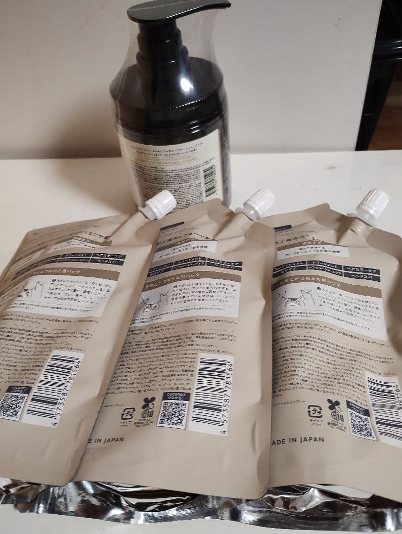 coconeクレイクリームシャンプー　本体1本＋詰め替え3パック