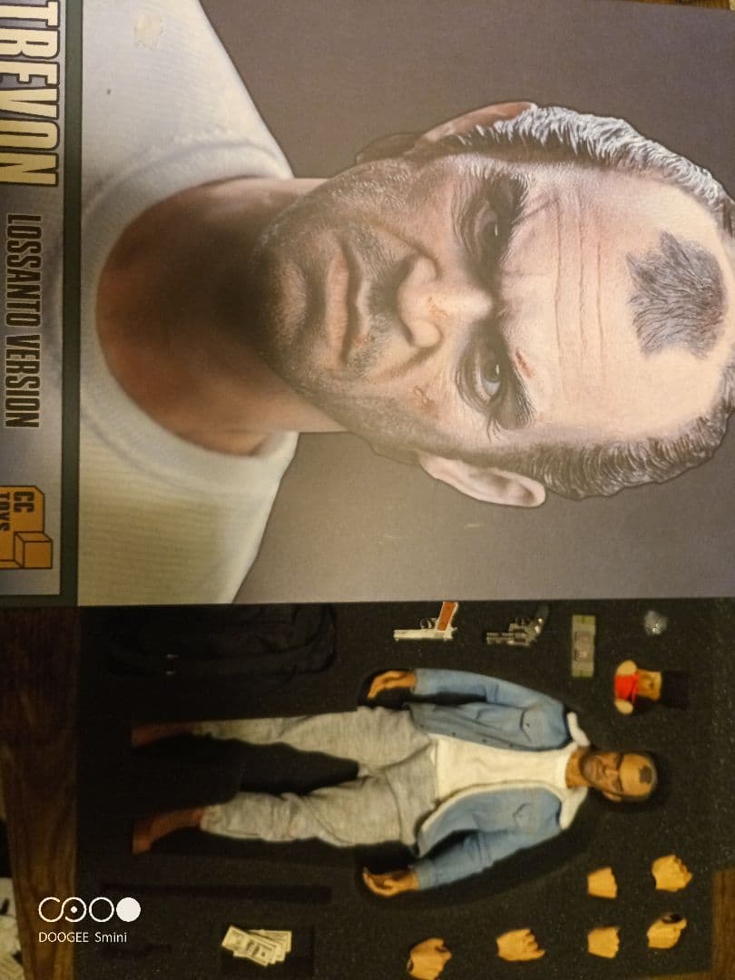 レ*ー様 グランドセフトオート5可動式フィギュア