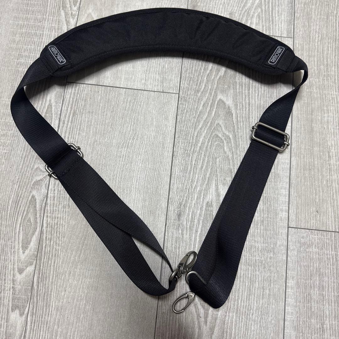 RIMOWA ブラック ショルダーストラップ