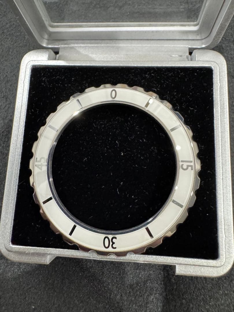 CHANEL J12 38ミリ　白　純正ベゼル