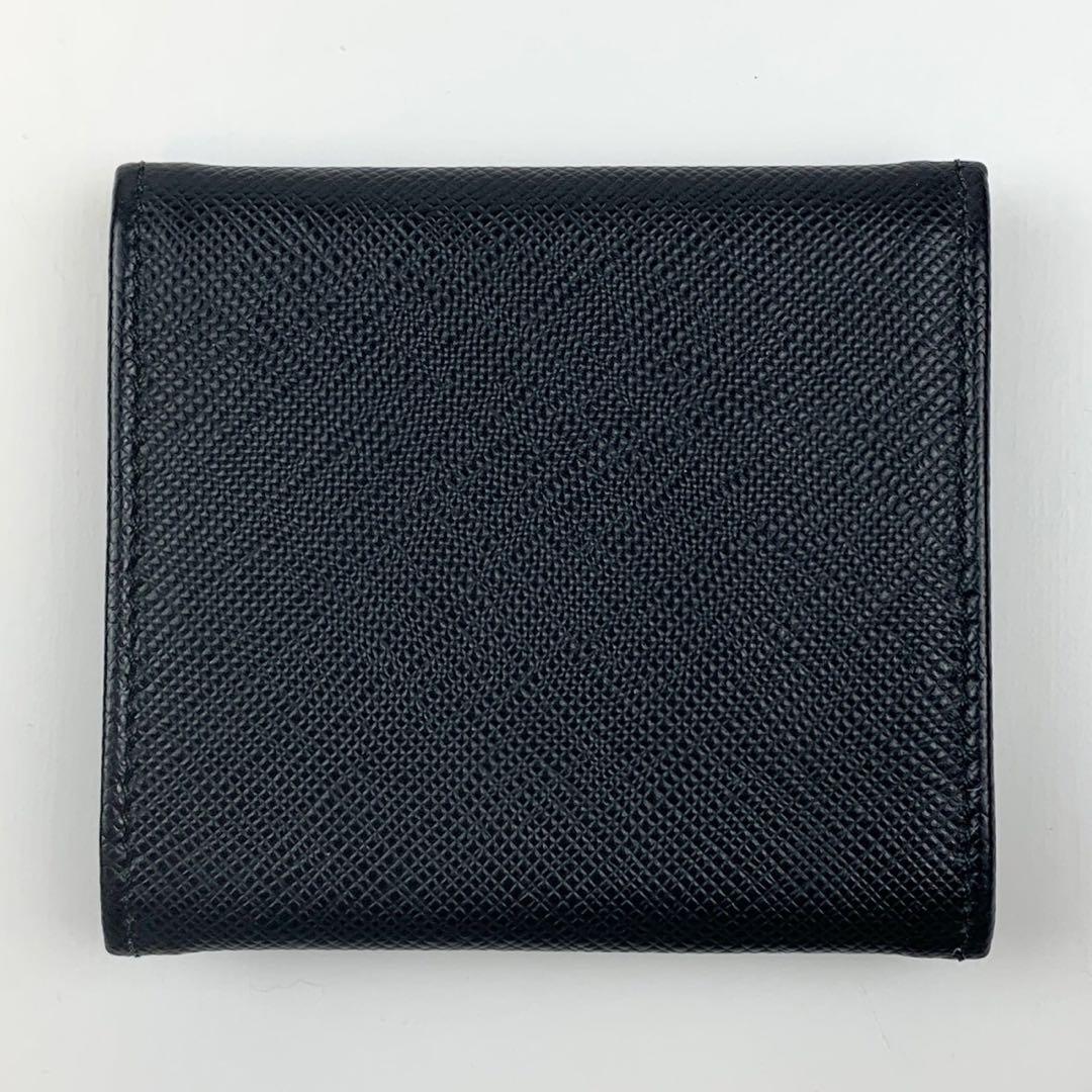 美品✨ PRADA ケース サフィアーノ レザー ブラック エンボスロゴ