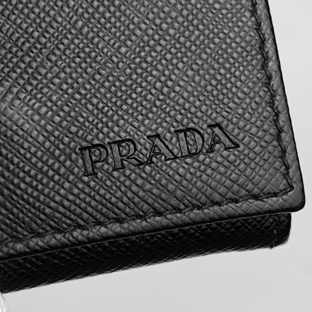 美品✨ PRADA ケース サフィアーノ レザー ブラック エンボスロゴ