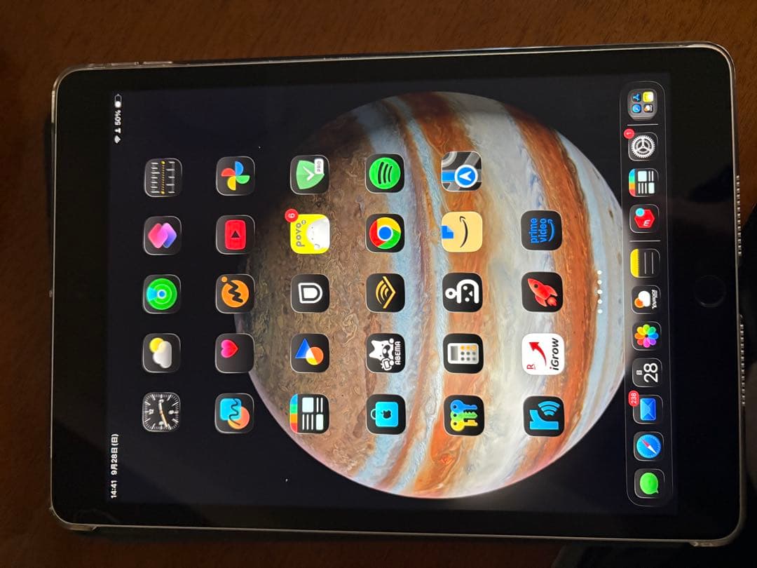 iPad 9世代 セルラー 64g シルバー 本体 (おまけ カバー付き)