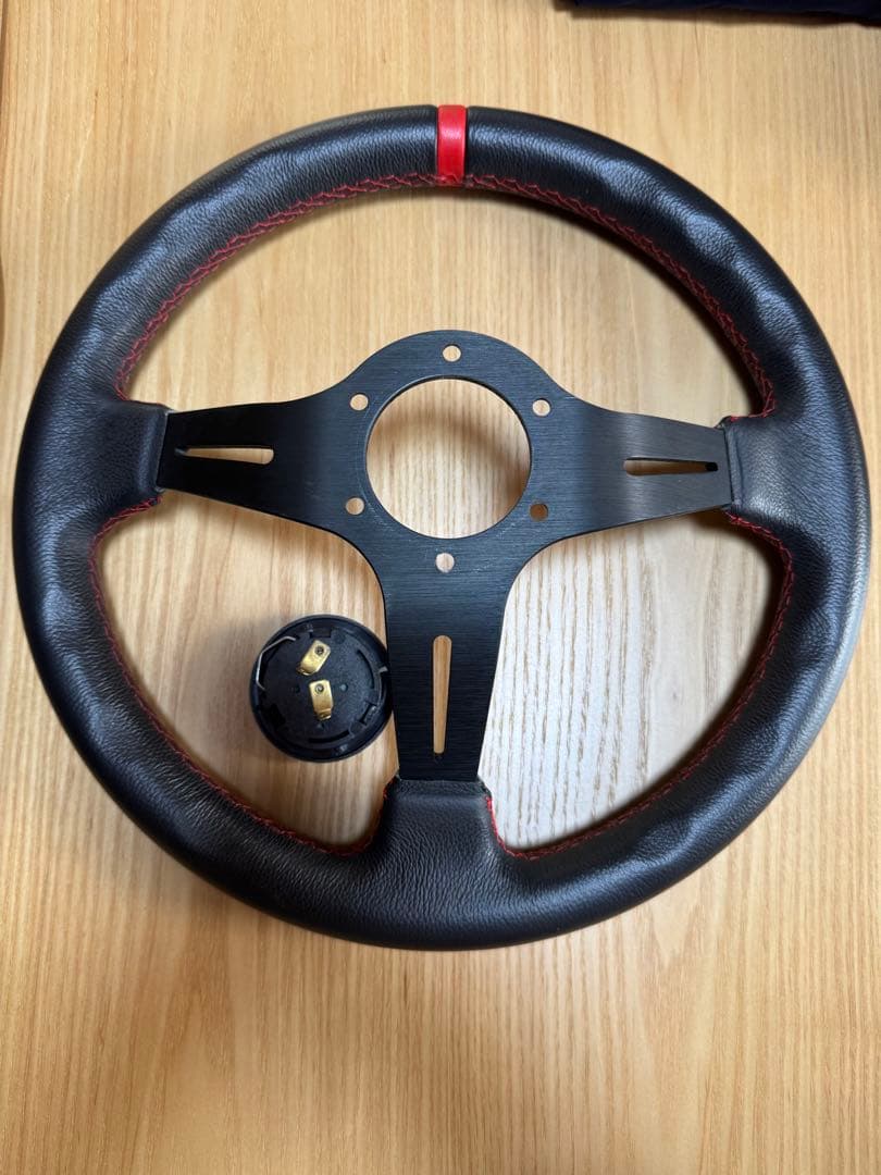 DND ステアリング　レザー製