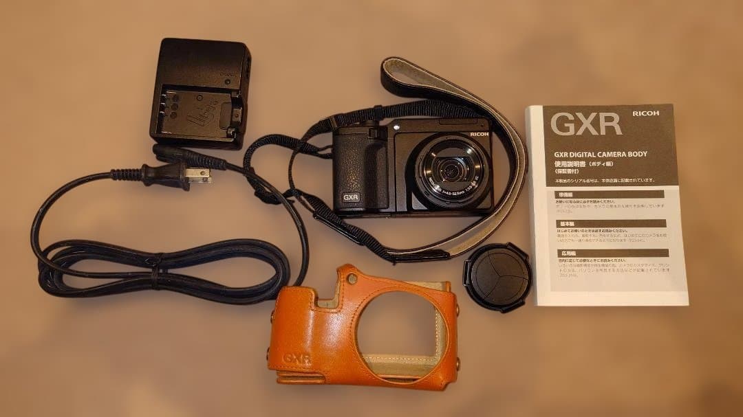 （am※ssk様限定） RICOH GXR P10 KIT本体【おまけ付】