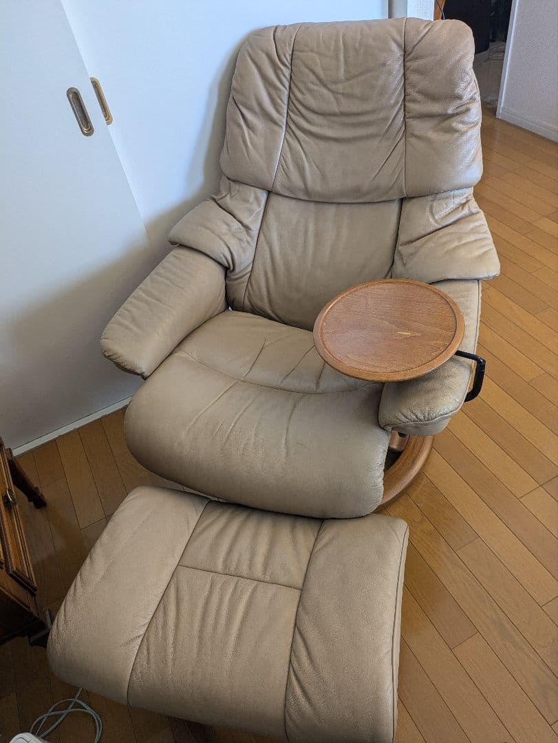 【※チェア】エコーネス ストレスレスノルウェー製 サイドテーブル、オットマン付き