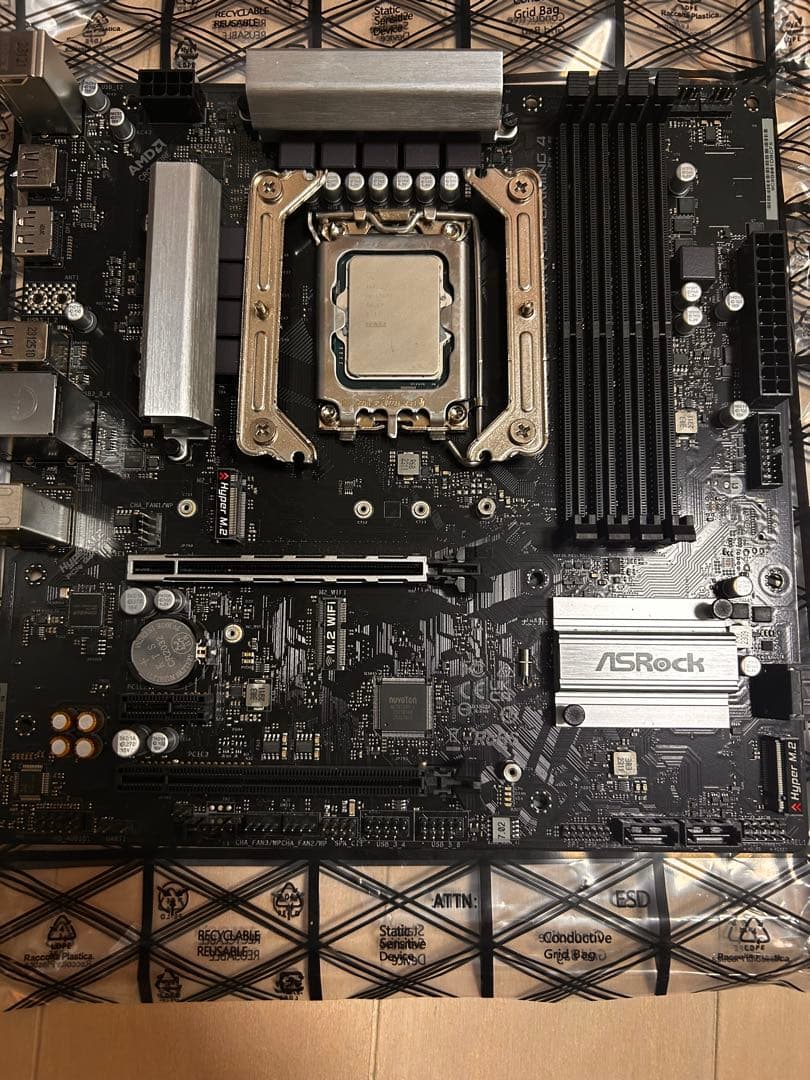 ASRock B660M ＋ I5 12400F