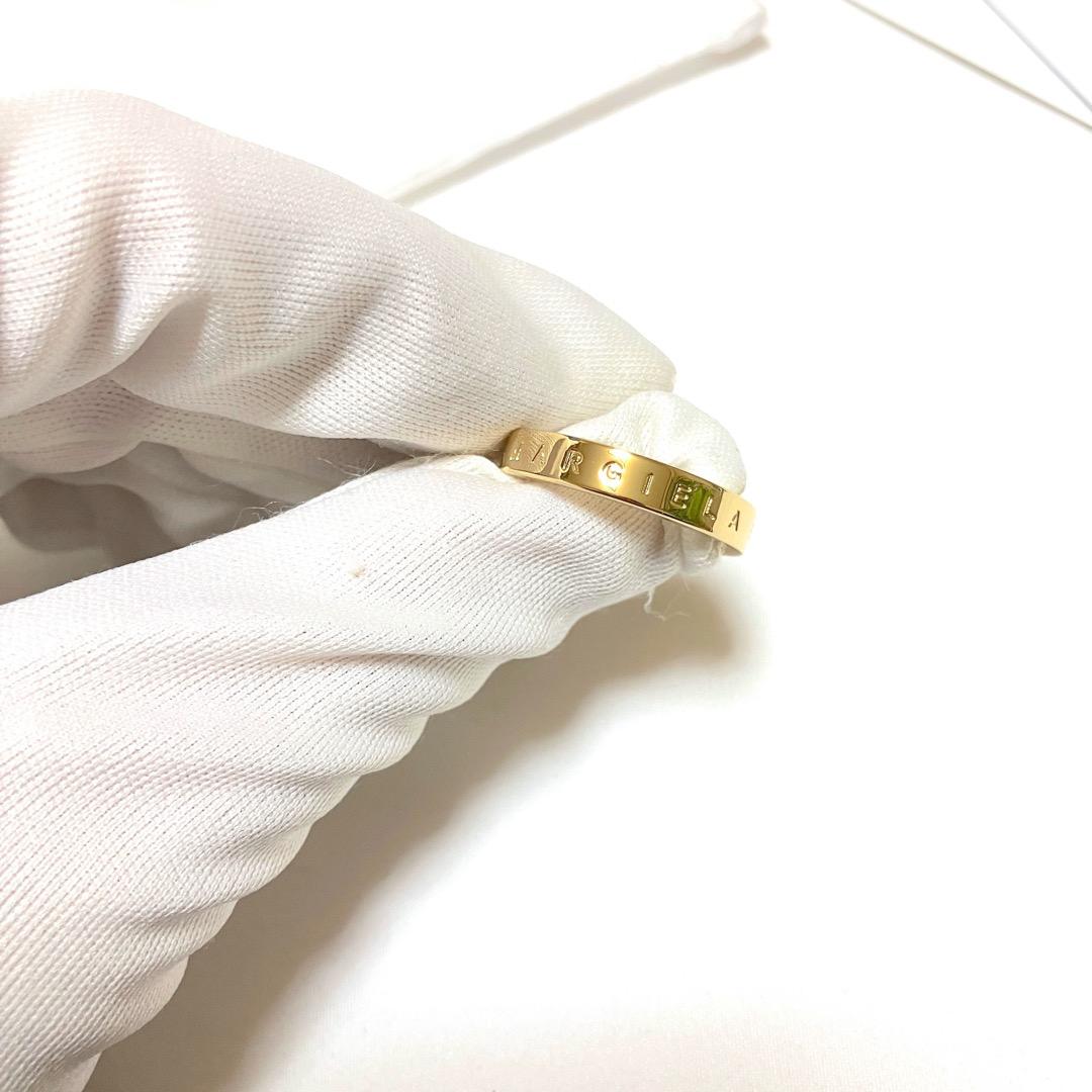 新品 5 マルジェラ MM6 23aw ブランドロゴリング 金 薄型 17193