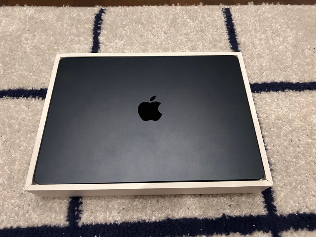 13.6インチ MacBookAir M2 16GB 256GB