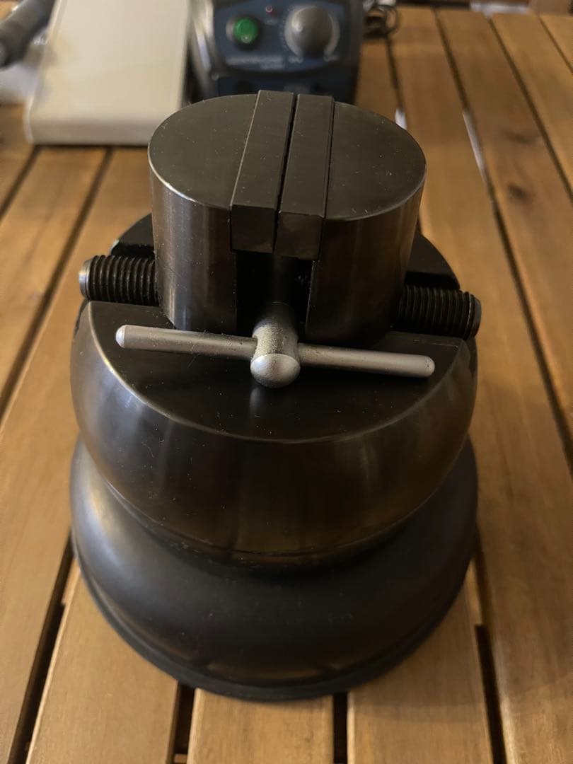 【りす】彫刻台