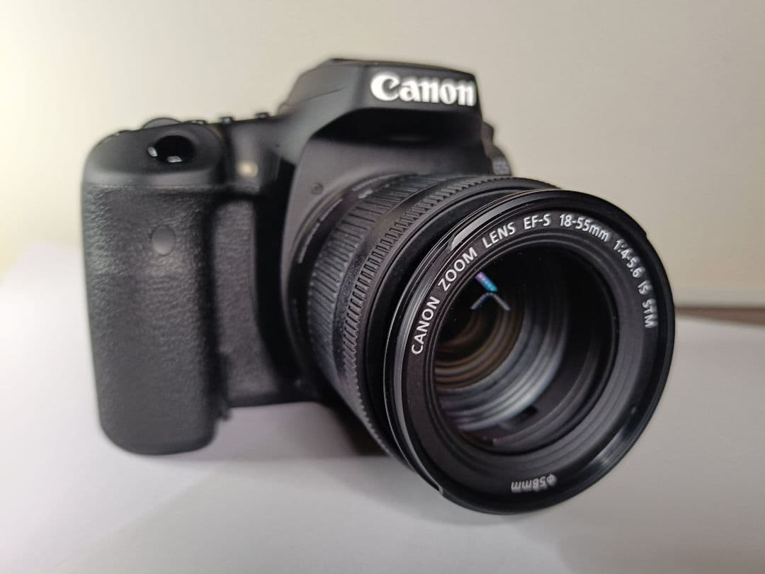 CANON EOS 90D EF-S18-55mm　本体とレンズのみ！