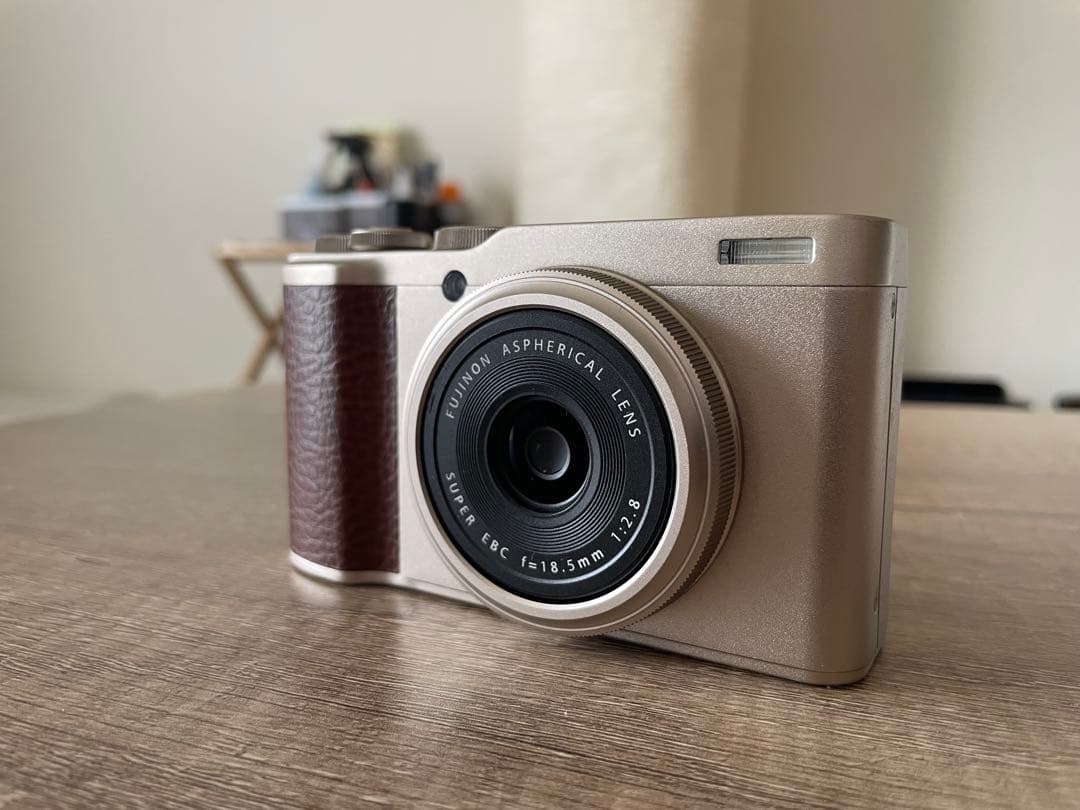 富士フイルム　XF10 APS-Cサイズコンパクトデジカメ