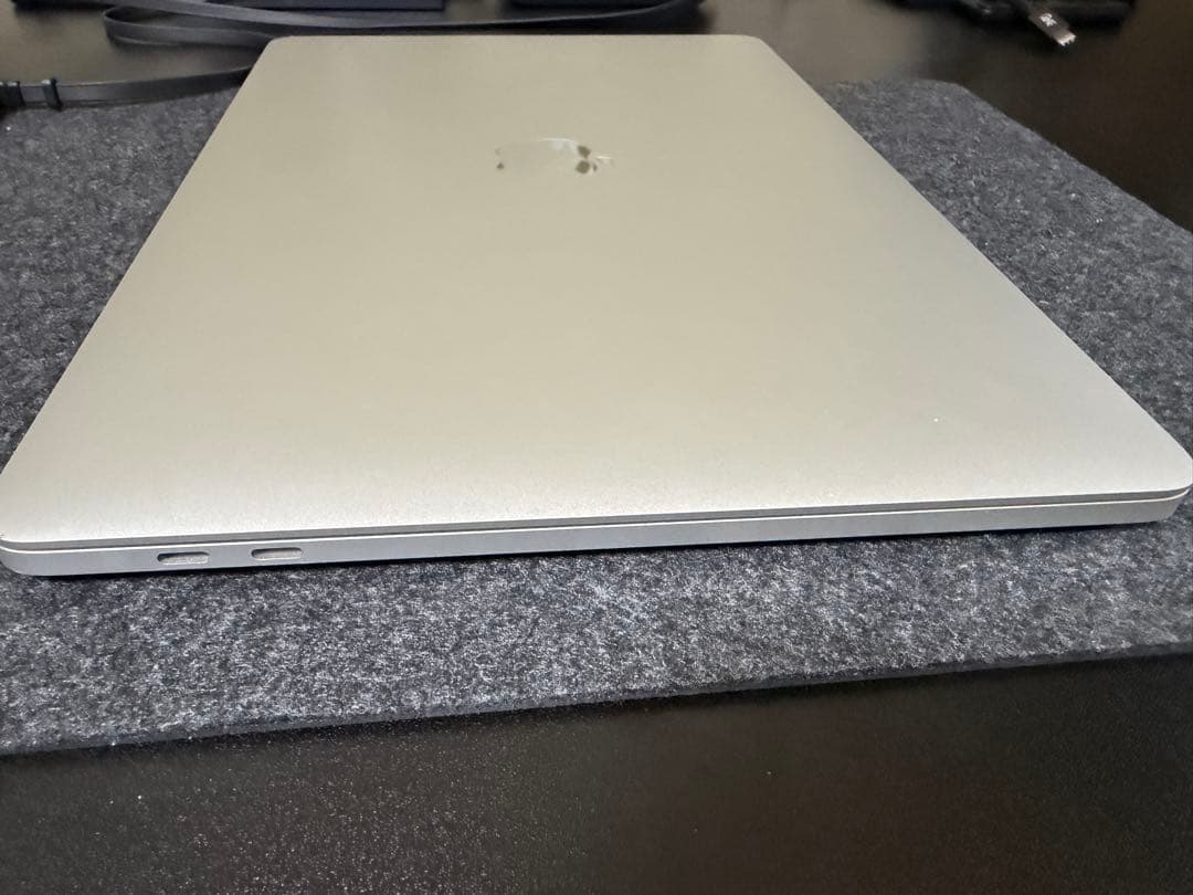 Apple MacBook Pro 13インチ シルバー　2020 インテル