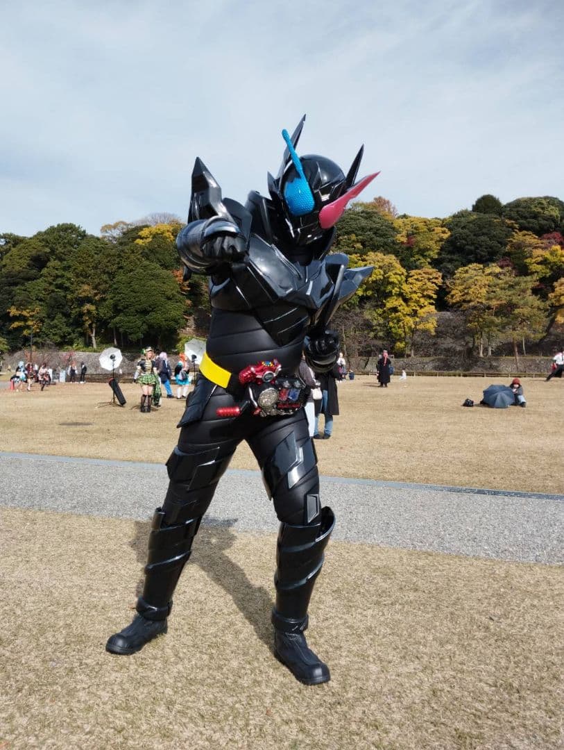 雄*来様 仮面ライダー　ビルド　ハザードフォーム　コスプレ　アトラクではありませ