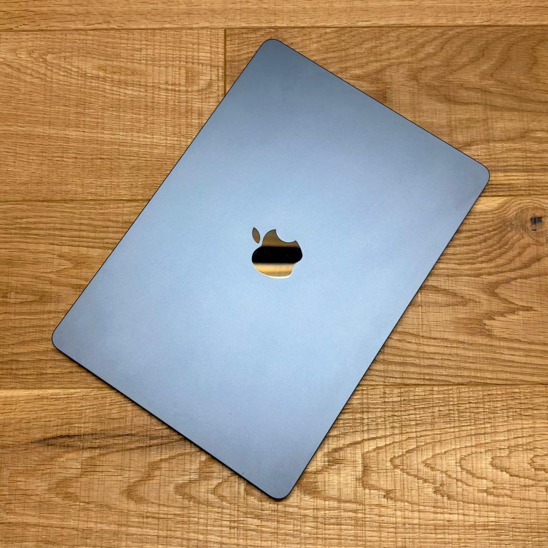 【極美品】 MacBook Air M2 8GB 256GB バッテリー100%
