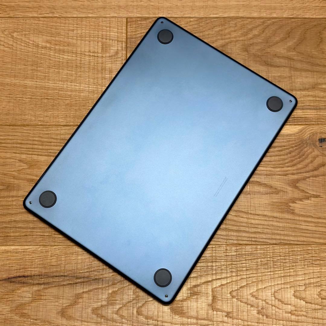 【極美品】 MacBook Air M2 8GB 256GB バッテリー100%